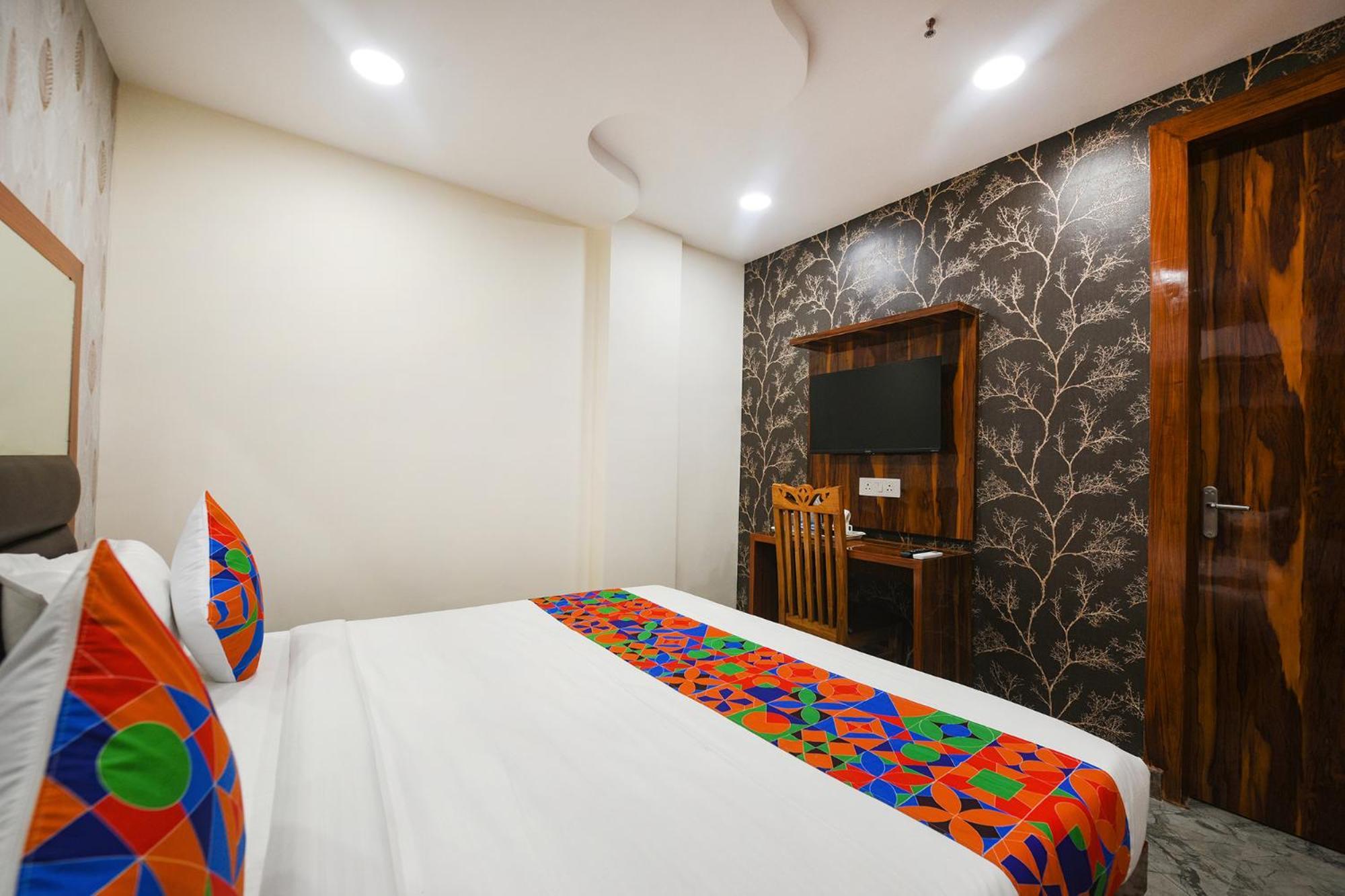 Fabhotel Mona Continental - Nr Laxmi Nagar It Hub Nowe Delhi Zewnętrze zdjęcie
